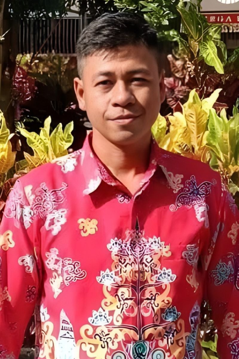 Kendro, S.Pd.