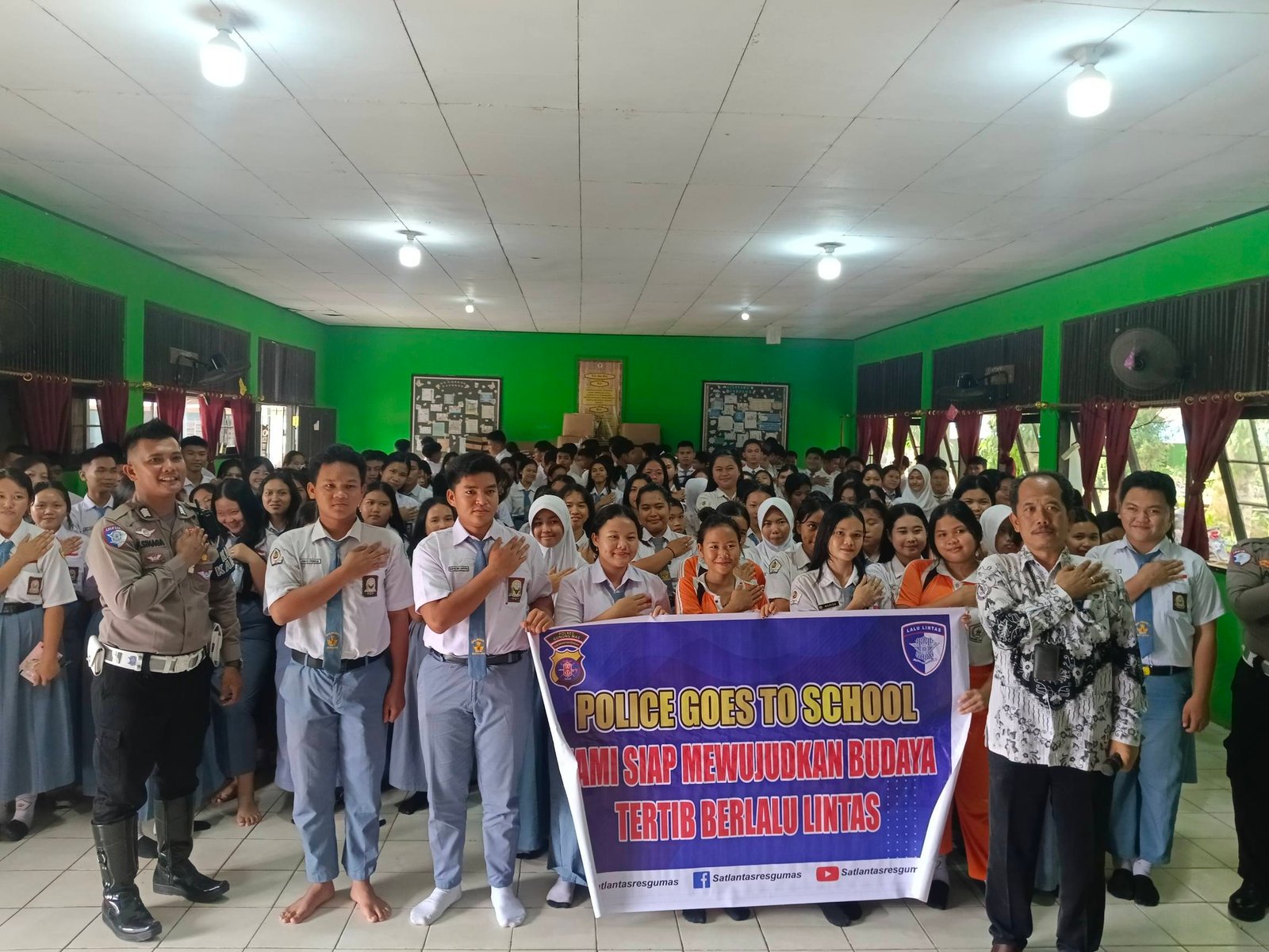 Tingkatkan Keselamatan Siswa, Polres Gunung Mas Gelar Sosialisasi Tertib Berlalu Lintas di SMAN 1 Sepang